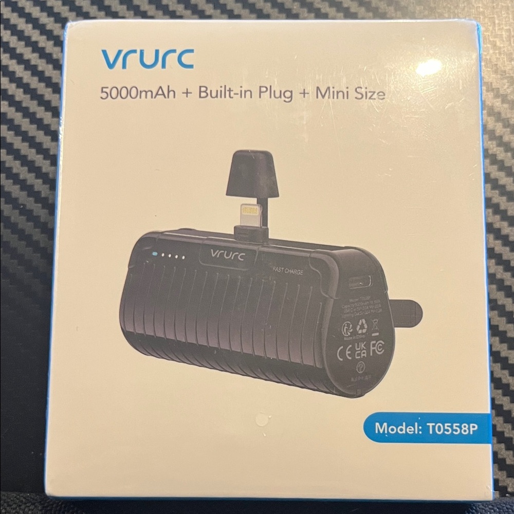 Vrurc 5000mAh Portable phone charger NWT  USB C port lightning black